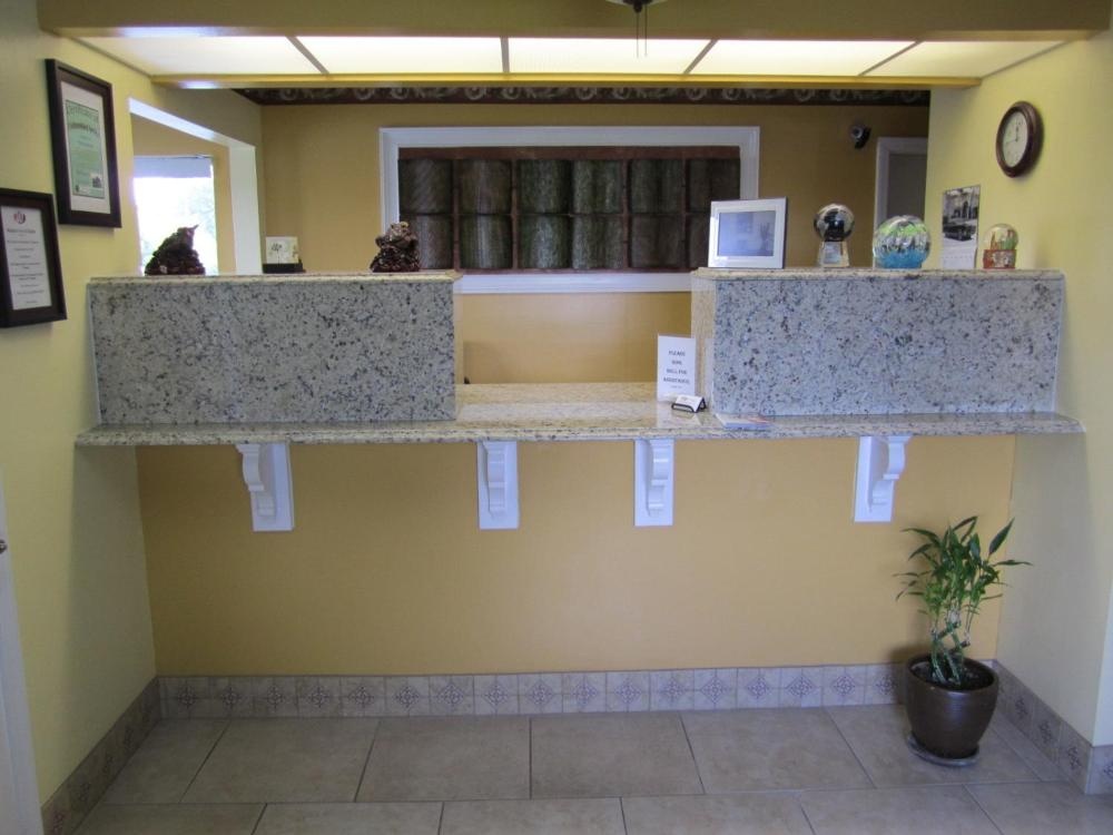 Western Inn & Suites